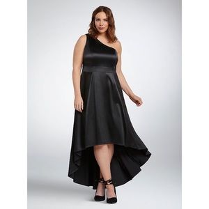 TORRID ONE SHOULDER HI-LO DRESS